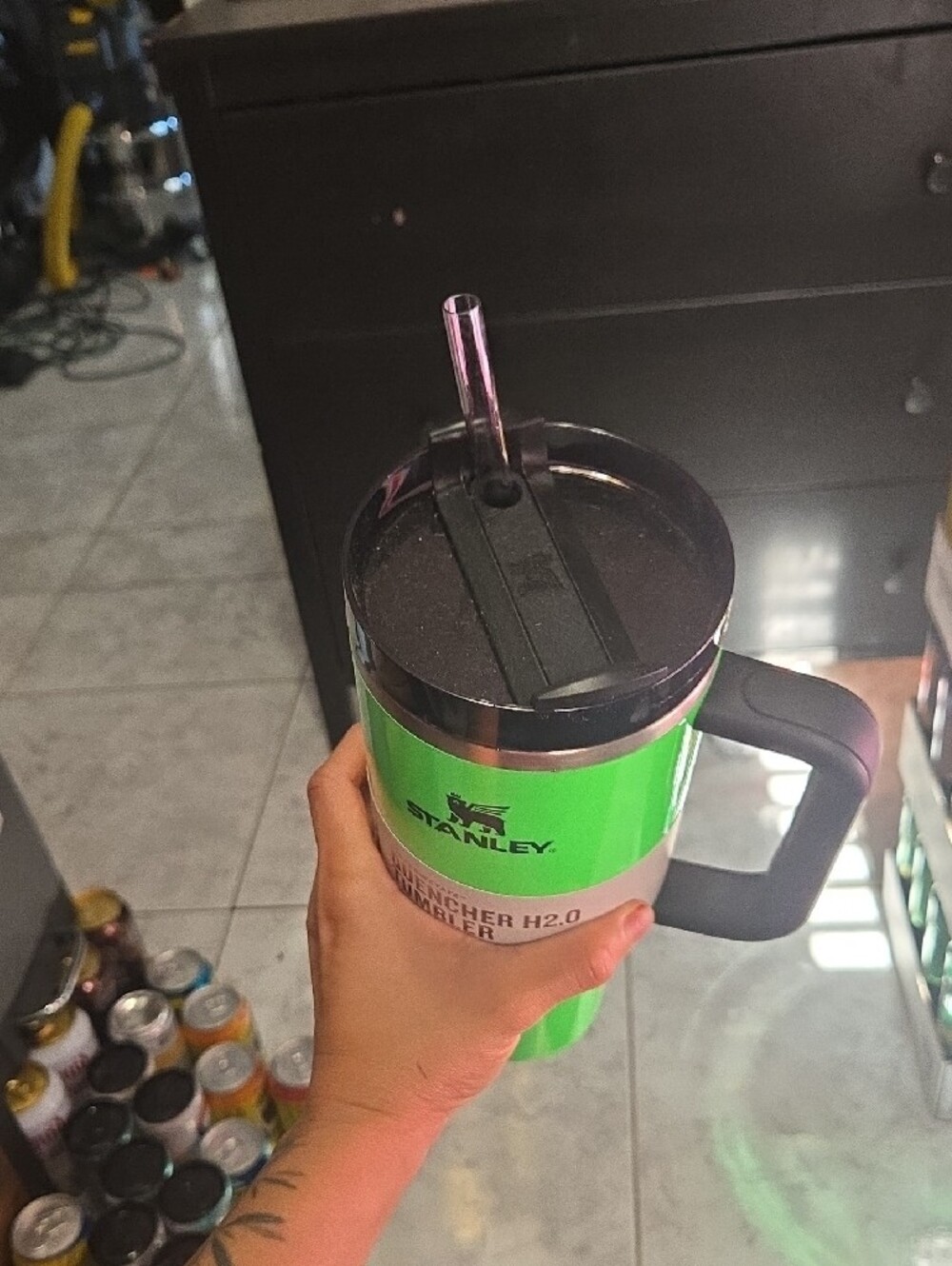 Stanley Neon Green Quencher H2.0 Tumbler with Handle - Picture 3 of 4